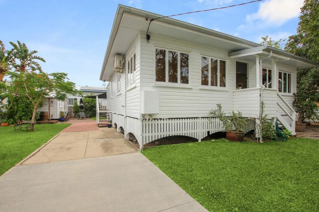 בית נופש Landsborough Pde 122 Golden Beach אוסטרליה